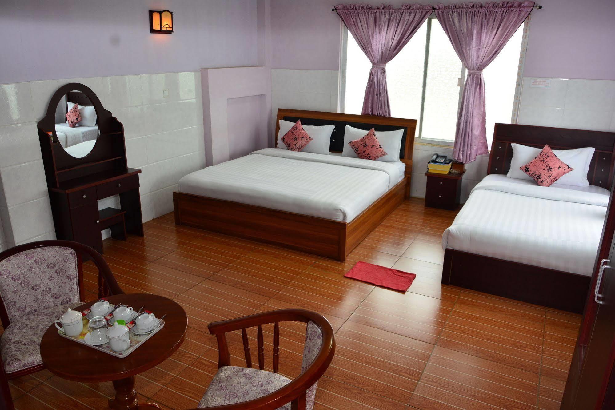Hotel 99 Pyin Oo Lwin Eksteriør bilde
